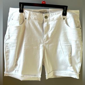 Lane Bryant Women’s White Jean Shorts- BNWT- Size 18W